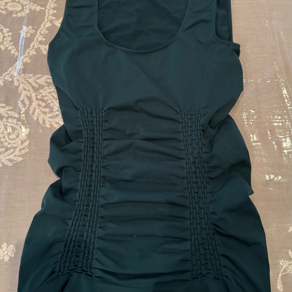 Laundry By Shelli Segal Green Ruched Top. NWOT. Size: S/M
